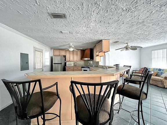 4th image of 222 N Squirrel Ave