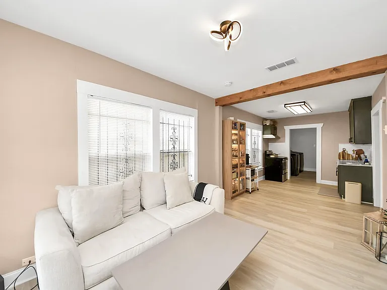 4415 Hershe St — Photo 4