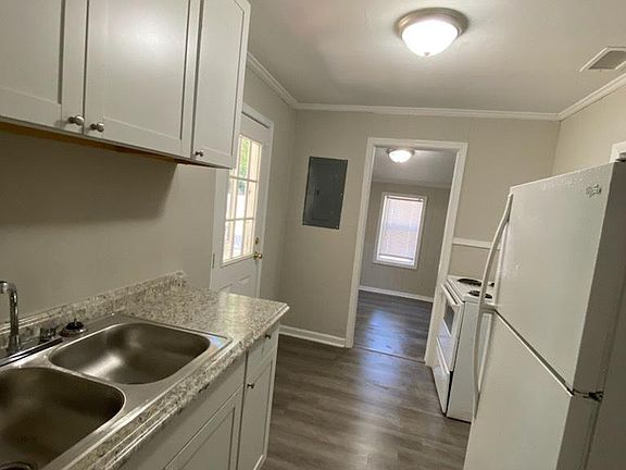 5th image of 584 E 56th St