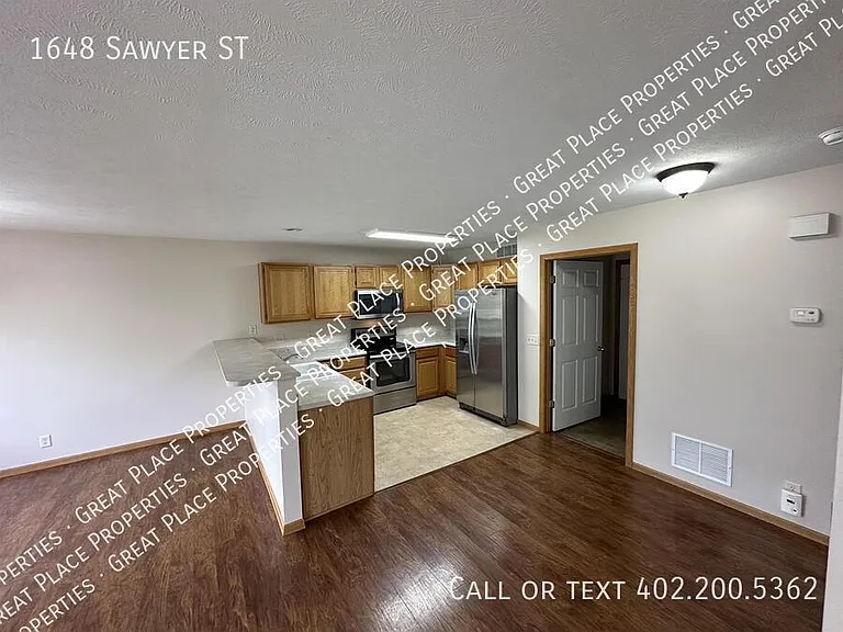 1648 Sawyer St — Photo 26