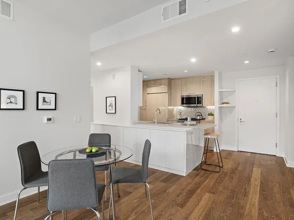 1200 Avenue At Port Imperial image 10 of 28