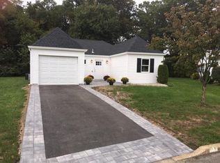 9 Browning Ct, Brick, NJ 08724