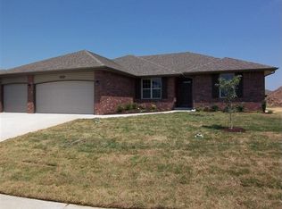 2137 E Mary Beth St, Republic, MO 65738