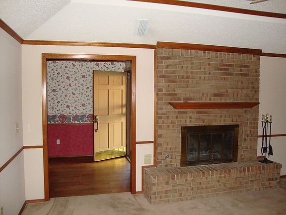 3rd image of 7501 Tarrytown Ave