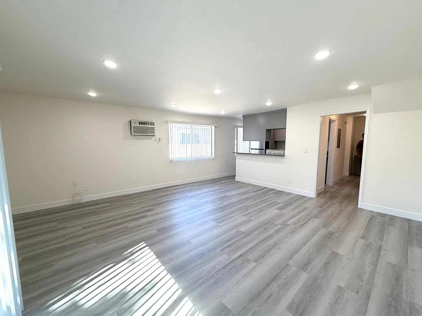 8140 Langdon Ave — Photo 3