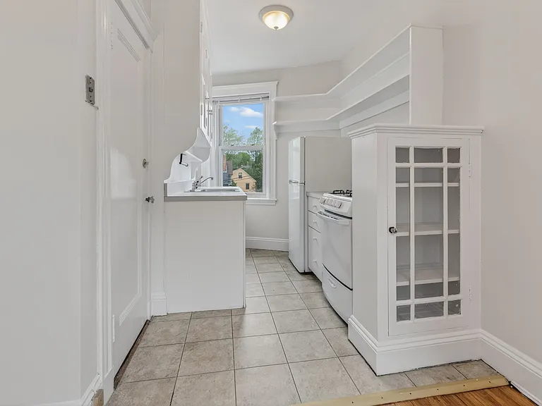 30 Langdon St #12 — Photo 2