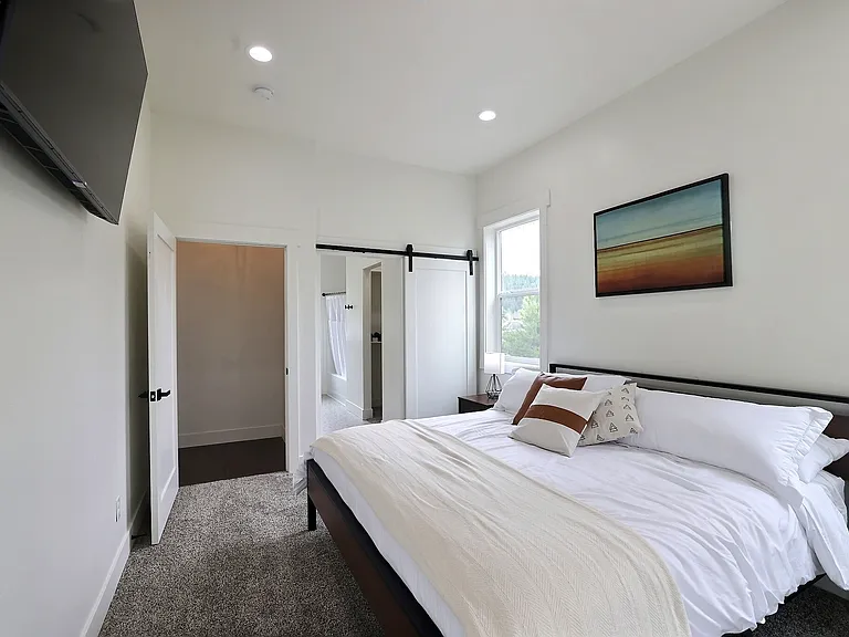 Primary Suite#1
