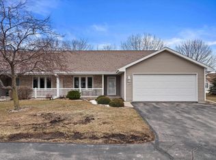 3100 Elk Ridge Dr #D-4, Oshkosh, WI 54904