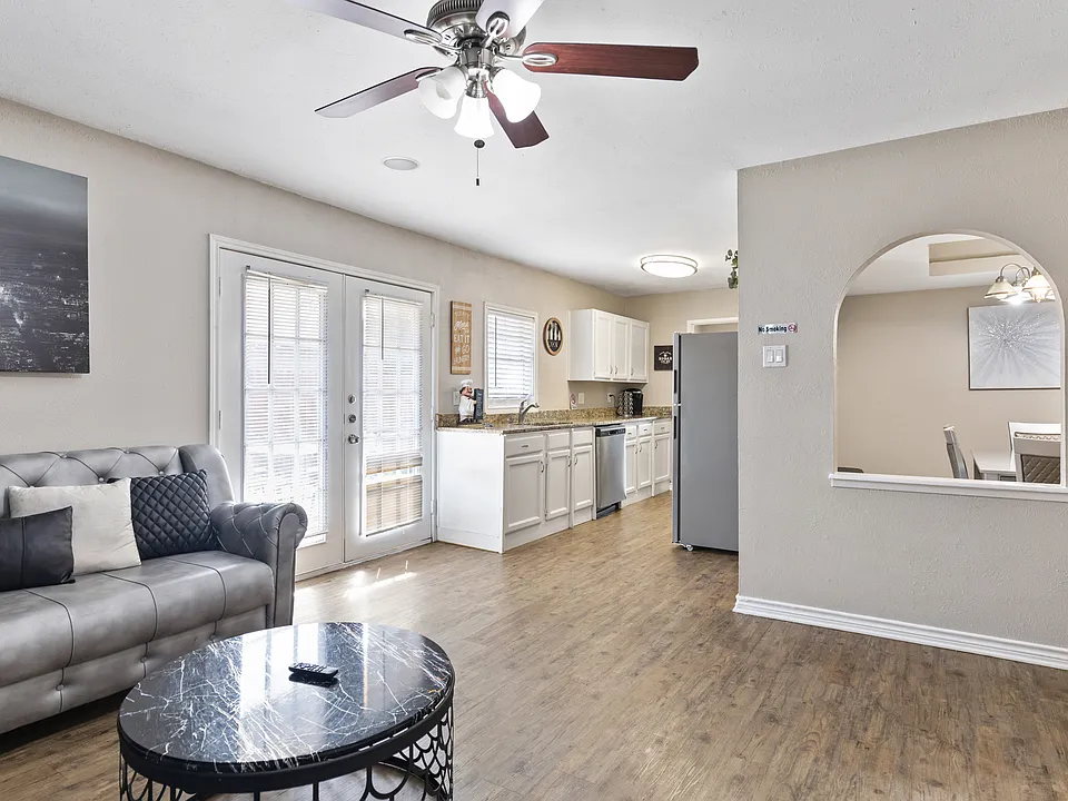 909 Arbor Downs Dr