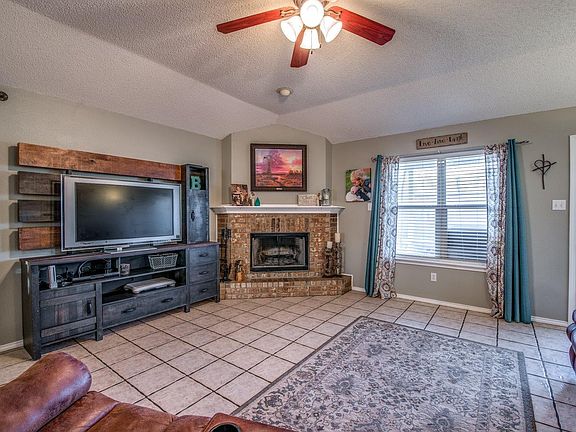4th image of 808 Dogwood Ave