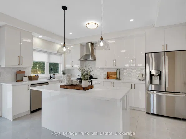 3 B George St, Innisfil, ON L0L 1L0
