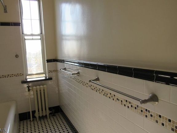 4th image of 153 Franklin St APT D1