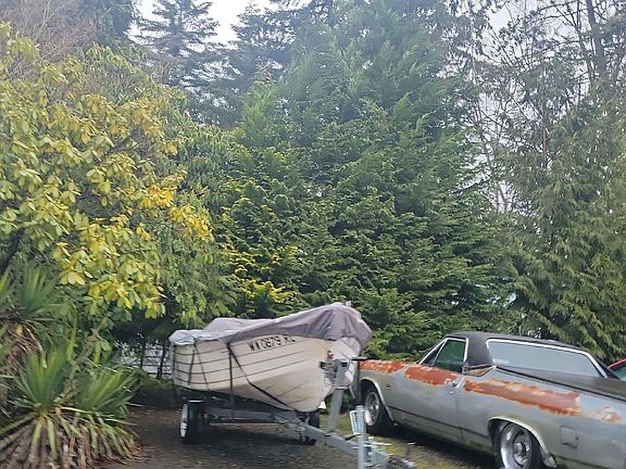 5th image of 302 NW 203rd St