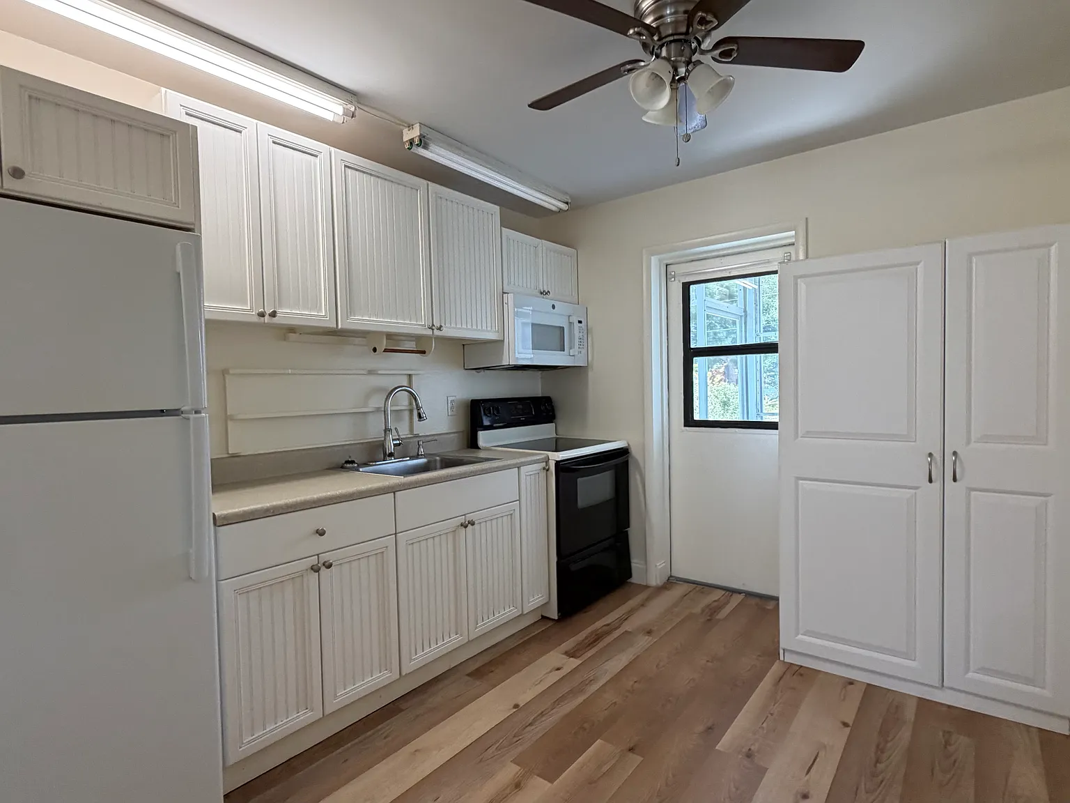 2 bed, 1.0 bath, 805 sqft, $1,250 — Photo 3