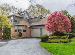 68 Fairway Blvd, Monroe Township, NJ 08831