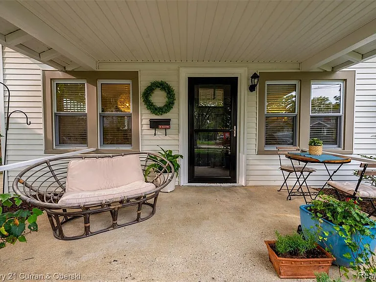 523 E Farnum Ave — Photo 4