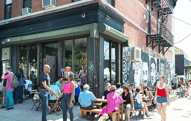 Rented by Anchor Associates | media 15