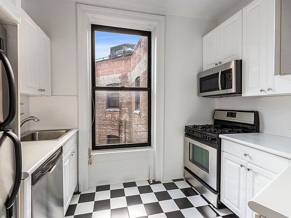 5th image of 60 W 76th St APT 7A
