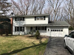 316 Longmeadow Dr, Syracuse, NY 13205