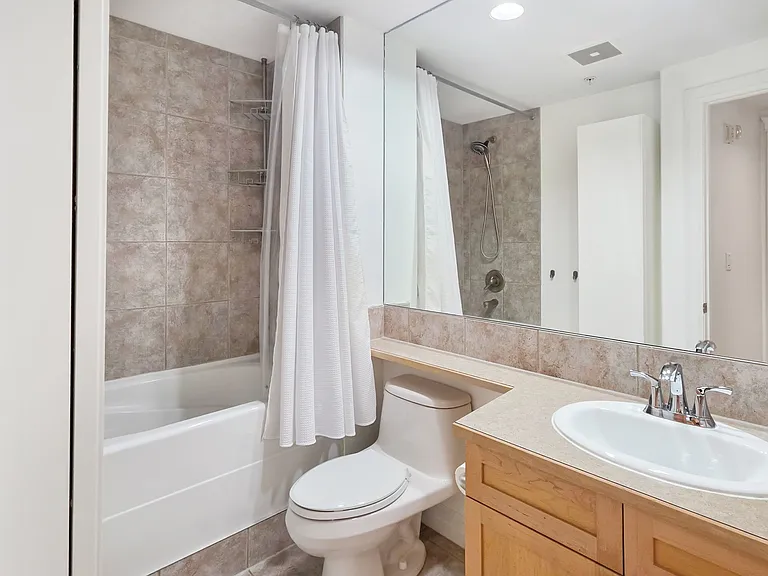836 15th Ave SW #208 — Photo 12
