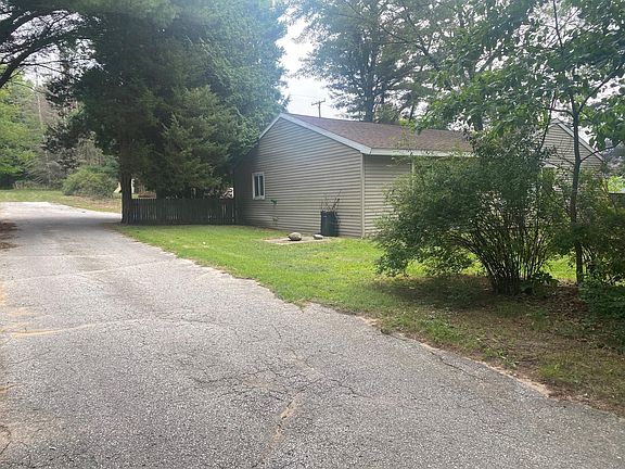 2nd image of 2348 N Lakeshore Dr