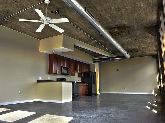 4th image of 1635 Washington Ave APT 409