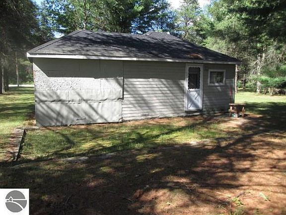 2nd image of 2490 Todd Dr