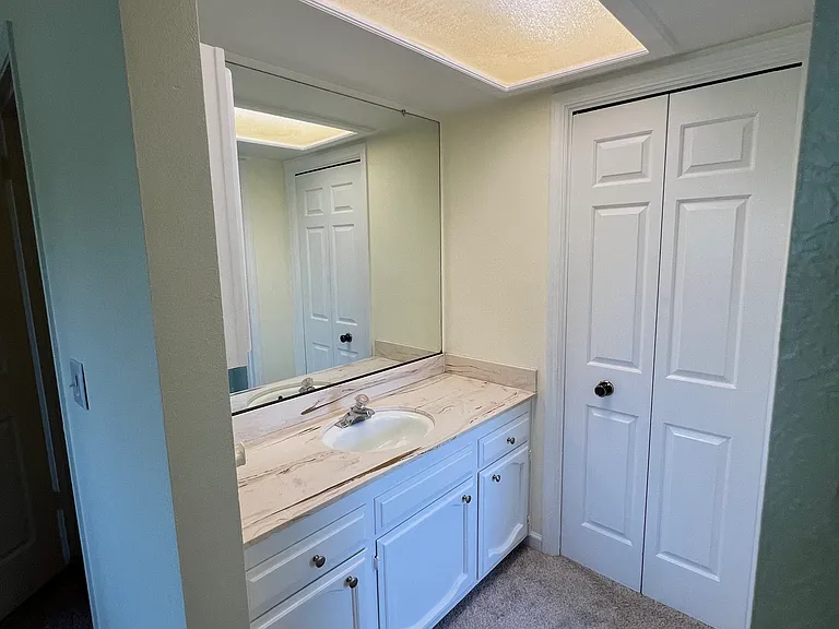 604 E Magill Ave — Photo 6