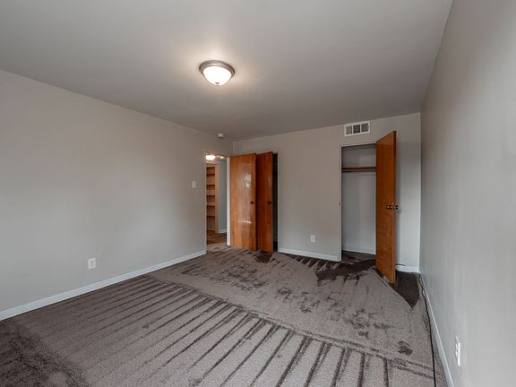 4th image of 418 Whitney Ave APT 42
