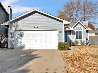 236 W Mallard Dr, Derby, KS 67037