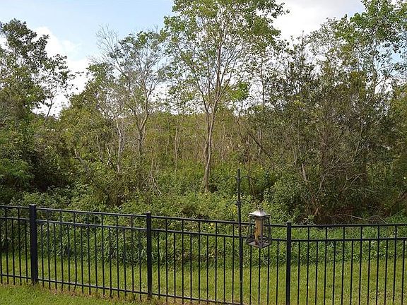 3rd image of 131 Portstewart Dr