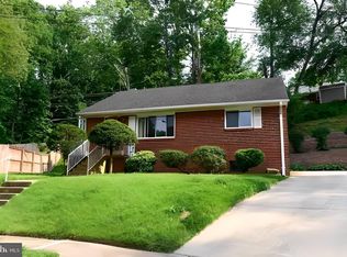 1420 S Buchanan St, Arlington, VA 22204