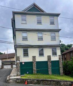 52 Howard Street, Waterbury, CT, 06705