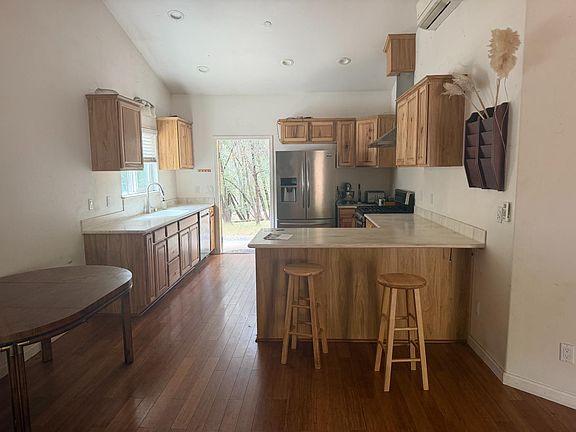 5th image of 18834 Potternoff Rd