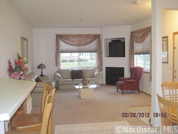 4th image of 4664 Blaine Ave