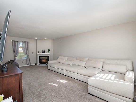 5th image of 1196 Mosswood Ct