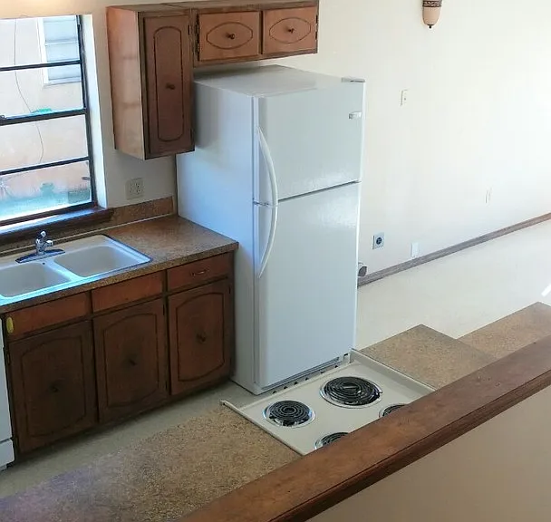 910-920 Fairmont Ct — Photo 10