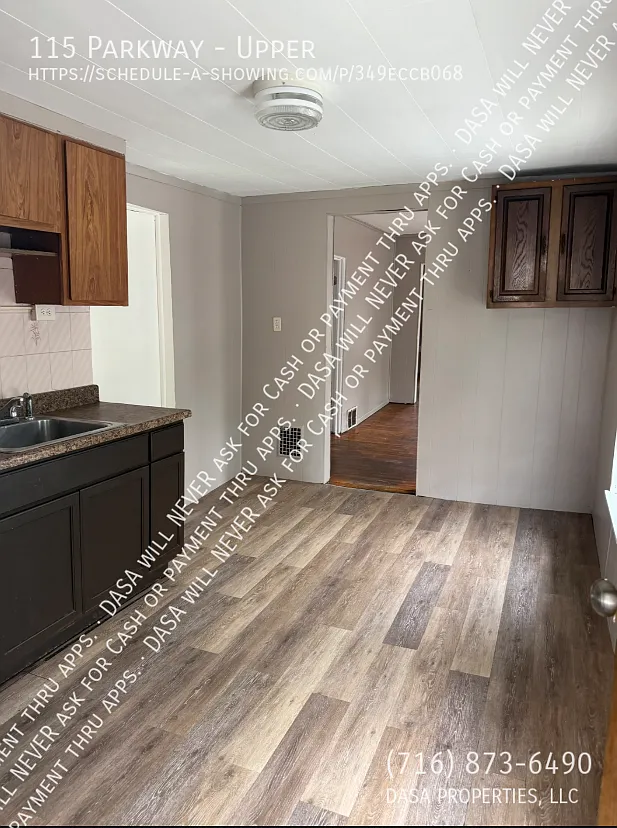 115 Parkway Upper - 2 Bed / 1 Bath — Photo 4