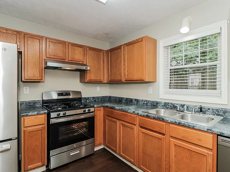 2320 Kissing Tree Ln SE — Photo 9