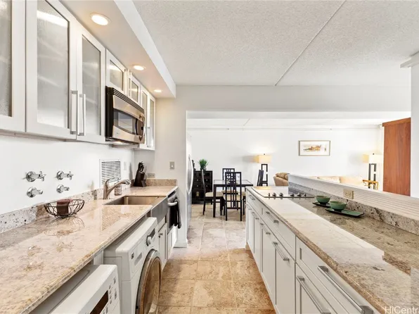 2333 Kapiolani Blvd APT 2213, Honolulu, HI 96826