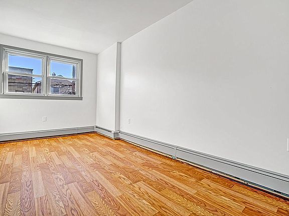 5th image of 129 W 20th St