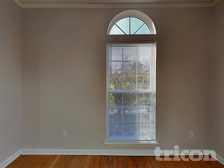 1606 Oak Knoll Ln — Photo 7
