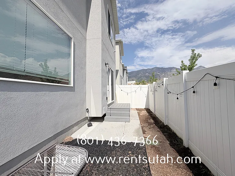 647 W Raintree Ln — Photo 44