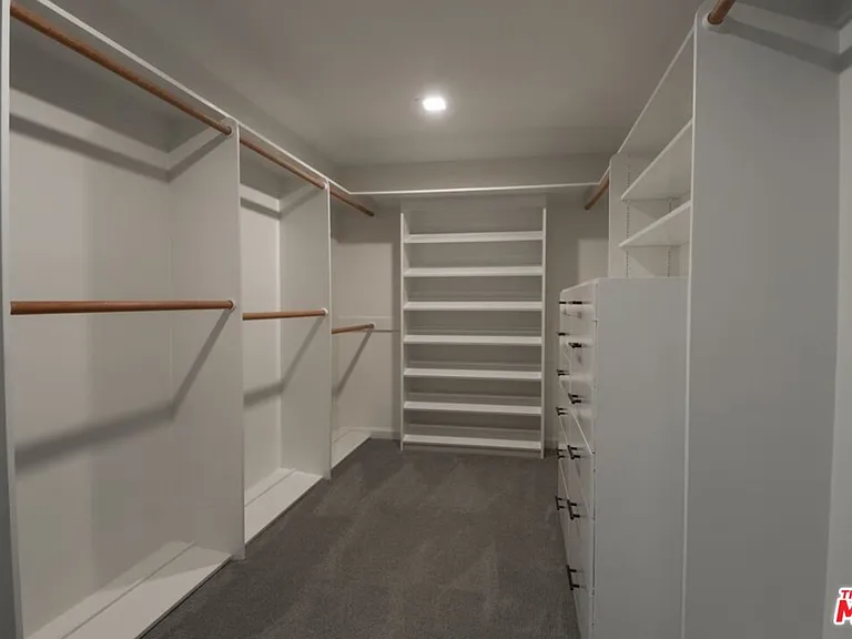 1121 N Beverly Dr — Photo 14