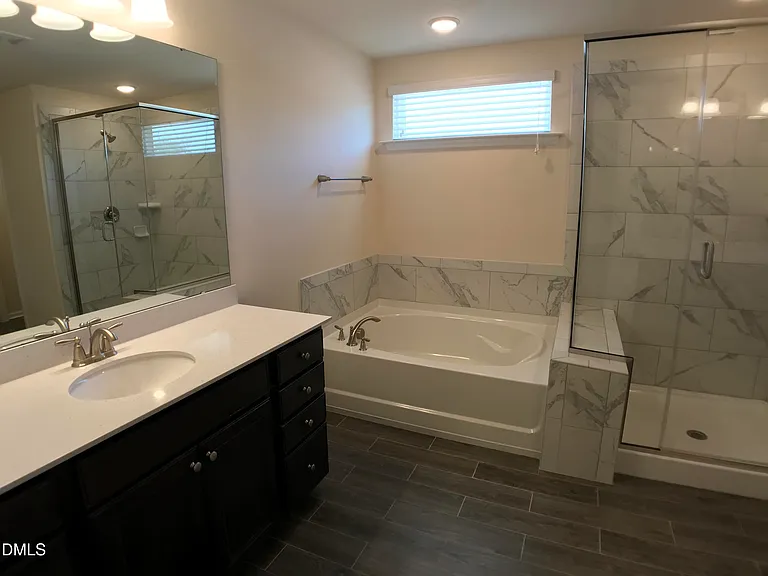 517 Hillman Bnd — Photo 18
