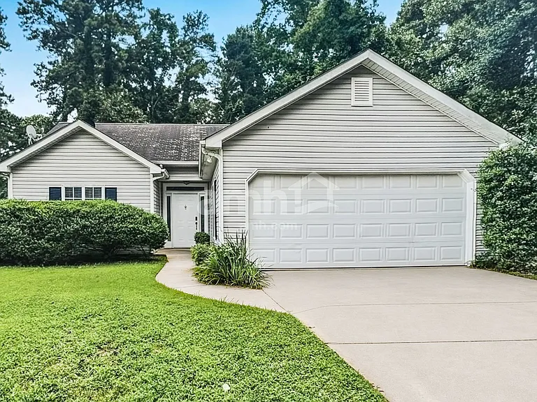 2535 Lakeview Trl — Photo 1