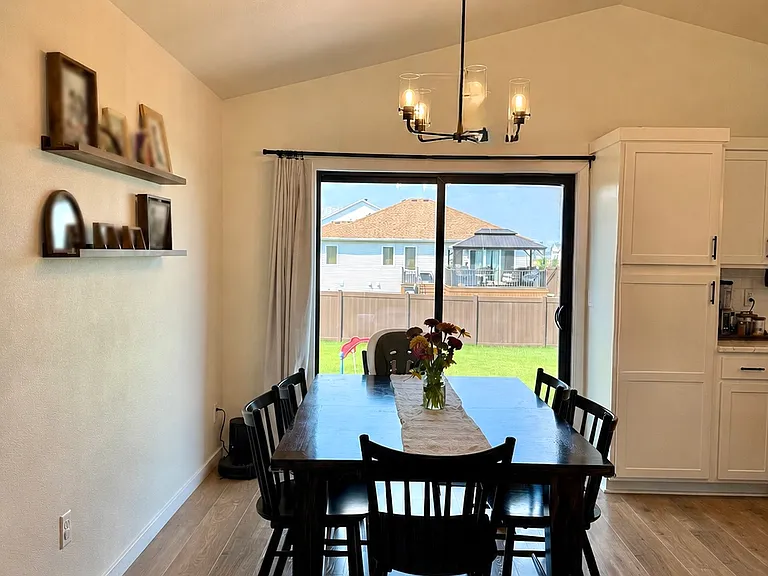 7911 Cottonwood Blvd — Photo 5