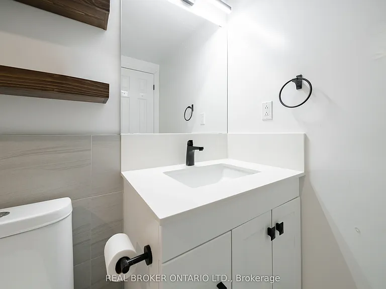 22 Yucatan Rd #LOWER — Photo 16
