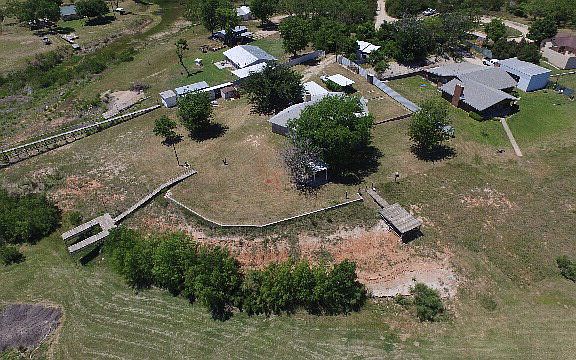 4th image of 212 County Road 246