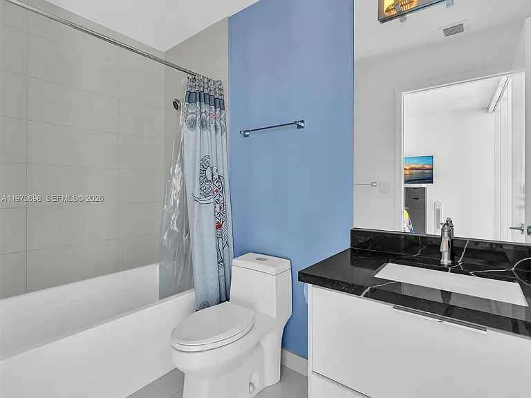 2020 N Bayshore Dr #3303 — Photo 30